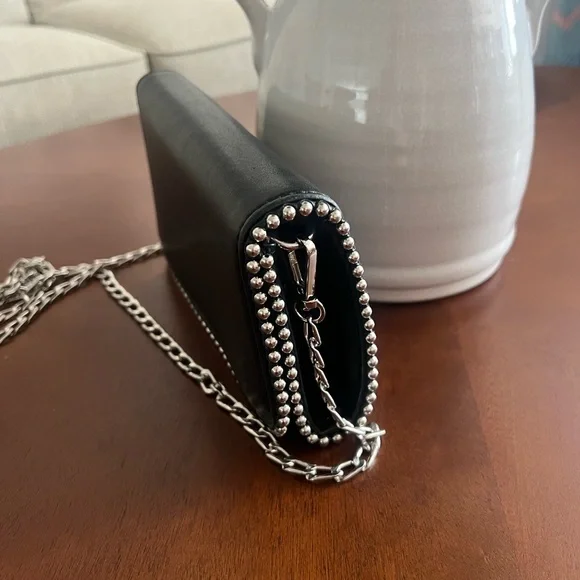 Black Chain Clutch - Picture 4 of 4